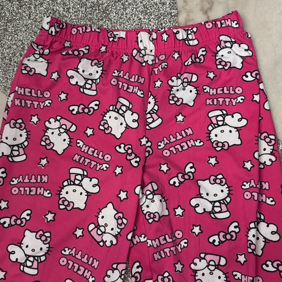 Hello kitty pajama set small - Picture 6 of 9